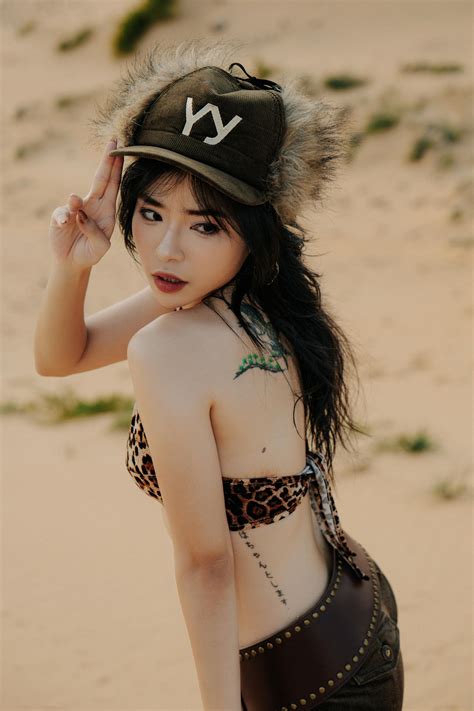 Big+Tit+Redheads+In+Bikinis Photos, Download The BEST Free Big+Tit ...