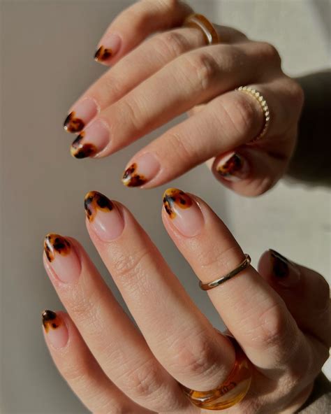 15 Tortoise Shell Nails 2025 – Elegant, Classic & Modern Nail Art for ...