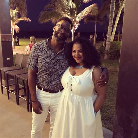 Kira Davis – Medium