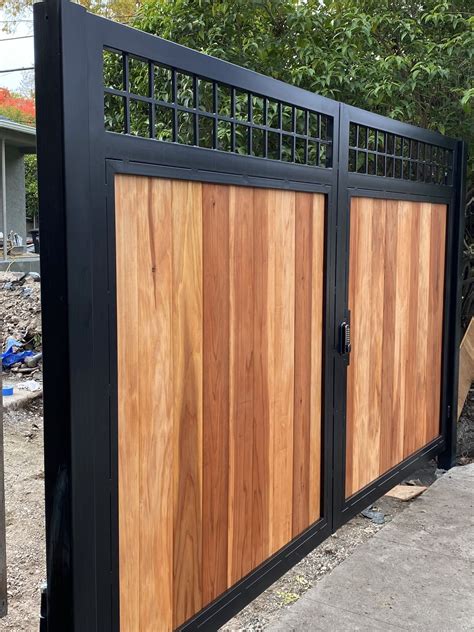 Jay - Metal and Wood Gates — Resolute Iron Works | Puertas de garaje de ...