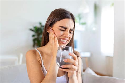 How to Treat Sensitive Teeth After Whitening | Ergo21