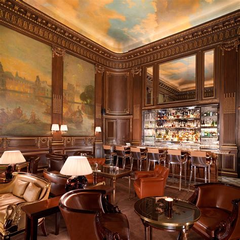Seven of the Best Hotel Bars in Paris