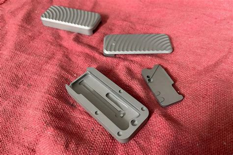 This Unique, USA-Made Utility Knife Deploys an EDC Magic Trick You Need ...