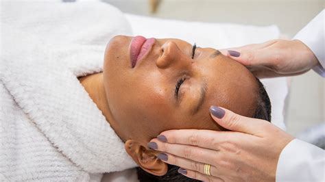 Lymphatic Drainage Facial Massage Benefits