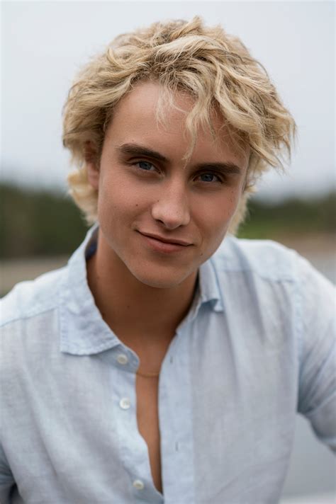 'We Were Liars' Cast: All Of The Characters Explained And How They ...