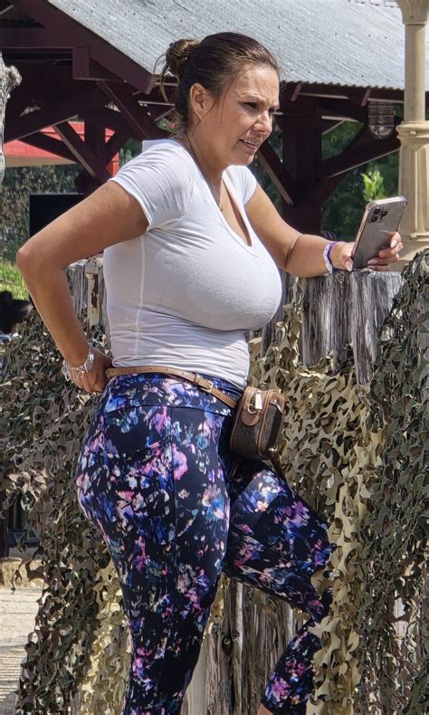 Nice big tit milf - boobs - Forum