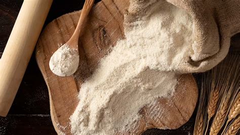 What is Maida Nutritional Value Per 100g? - NutritionFact.in