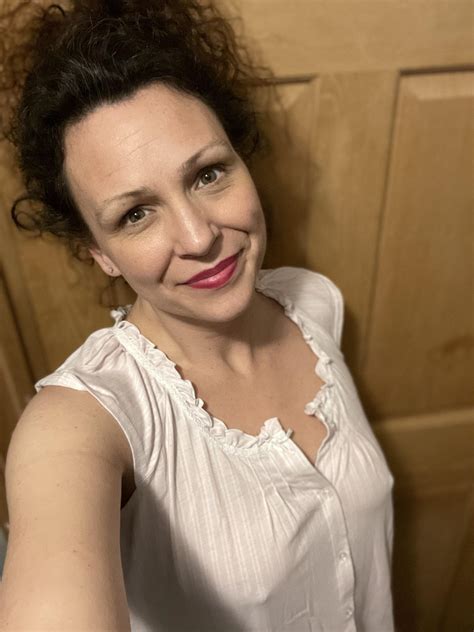 Perky mommy in my jammies : r/braless