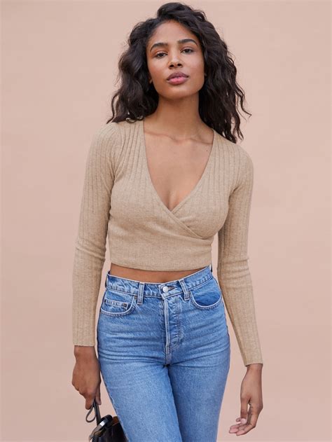 The 30 Best Lightweight Sweaters for Women | Who What Wear