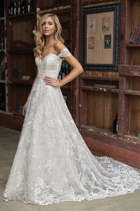 Lace beautiful wedding dresses 60 photos - Astyledwedding.com