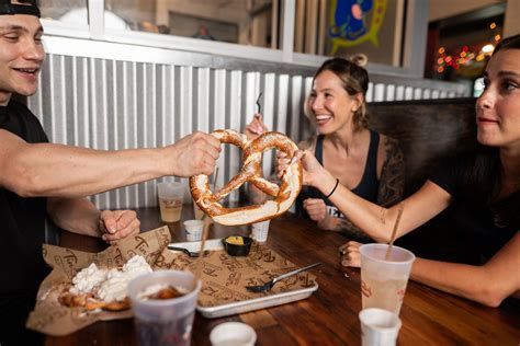 Food & Drink - Chicago Bar | Live Music | Tin Roof