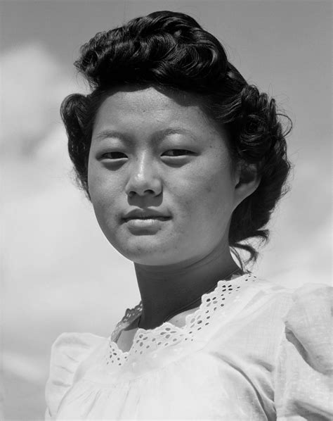 Revealing photographs of life at manzanar in the 1940s america s internment camp for japanese ...