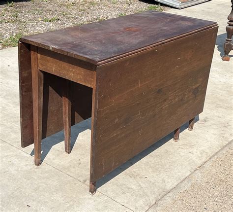 SOLID WOOD GATE-LEG TABLE