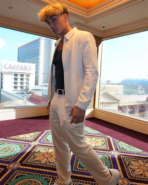 Noah Danenhower (@itsnoah.d) • Instagram photos and videos