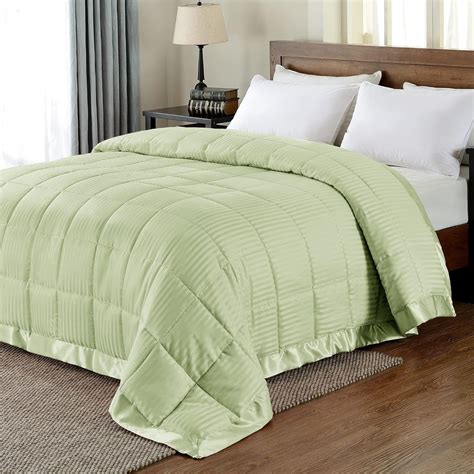 Amazon.com: downluxe Queen Size Blanket with Satin Trim, Lightweight ...