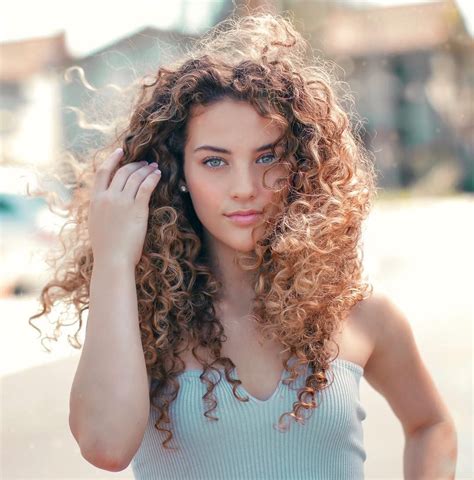 Messy hair don’t care | Messy hairstyles, Brown curly hair, Curly hair ...