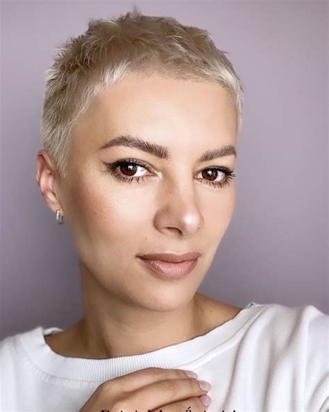 Pin by Pam Crandall on Hair cuts | Short pixie haircuts, Very short ...