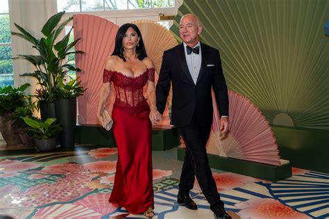Lauren Sánchez rocks racy corset dress at White House state dinner with ...