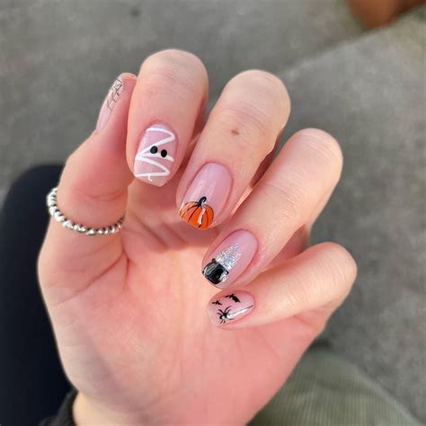 25 Coolest Halloween Nails to Inspire You | Halloween nails, Simple ...