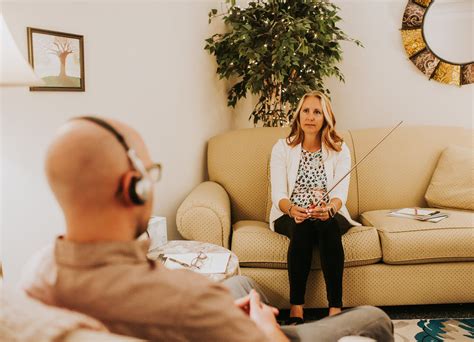 Brainspotting Therapy: How it Works, Techniques, and Impact — Revealing Life — Revealing Life