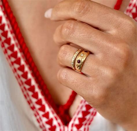Sustainable Jewelry: Why Antique Pieces Are the Ultimate Eco-Friendly – Mayveda Jewelry