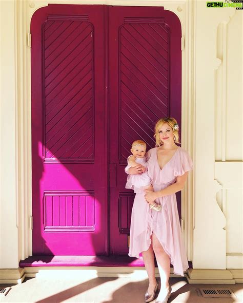 Dreama Walker Wiki, Biography, Age, Photos, Spouse and more