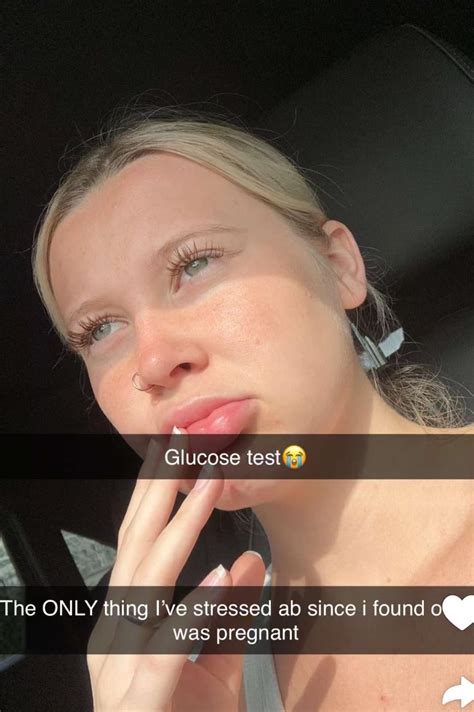 The way she got her lashes done FIVE days ago and she's lost 60% hahaha ...