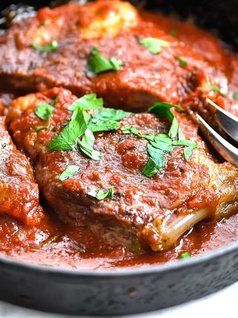 Irresistible Steak Pizzaiola: Quick Italian Comfort Delight - Sandra ...