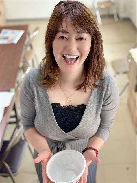 Pin by わしのまた on 竹中知華さん | Beautiful women over 50, Curvy woman, Beautiful curvy women