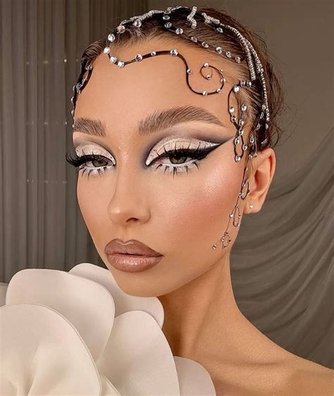 Black swan inspired makeover/makeup~ | Makeup inspiration, Catwalk ...