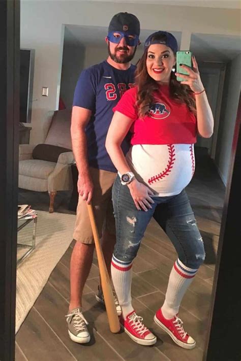 40 Halloween Costumes for Expecting Couples That Highlight the Bump in ...