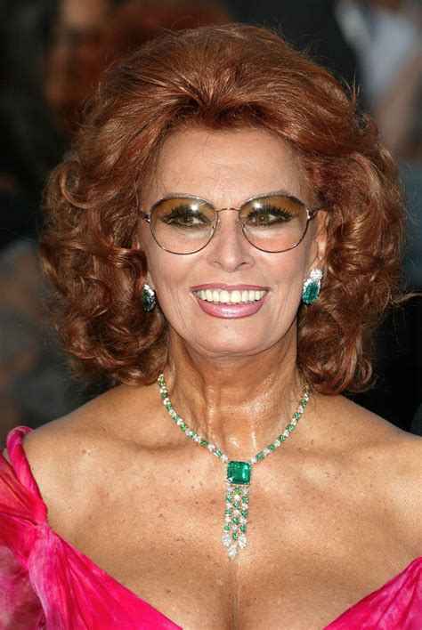 Sophia Loren's Unseen Reality at 89: Using a Cane and Makeup-Free—These ...