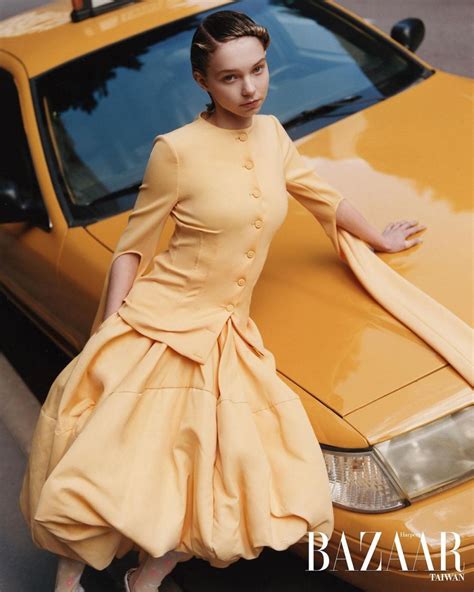 Emma Myers Style, Clothes, Outfits and Fashion • CelebMafia