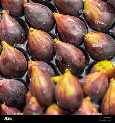 Market tray hi-res stock photography and images - Alamy