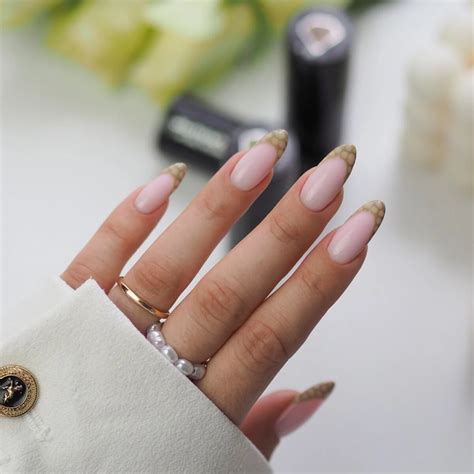How to properly apply Gel Nail Polish? - SEMILAC USA
