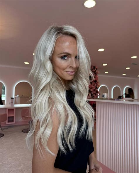 Anna Lee | She’s baaaacccckkkkkkkkk 💁🏼‍♀️ @sarah.styles.tx nailed it! I love it so much!! # ...