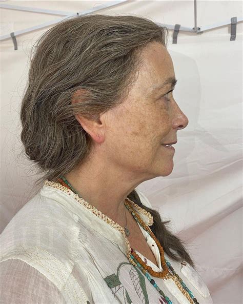 Karen Allen as Marion Ravenwood BTS : r/indianajones