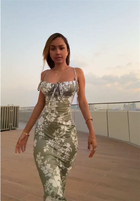 Mari Aminah (@iammariaminah) - Urlebird