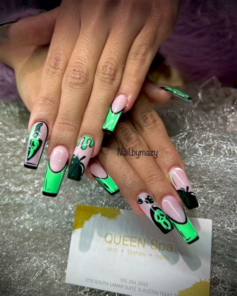 27+ Eye Catching Ideas For Black and Green Nails - Nail Designs Daily
