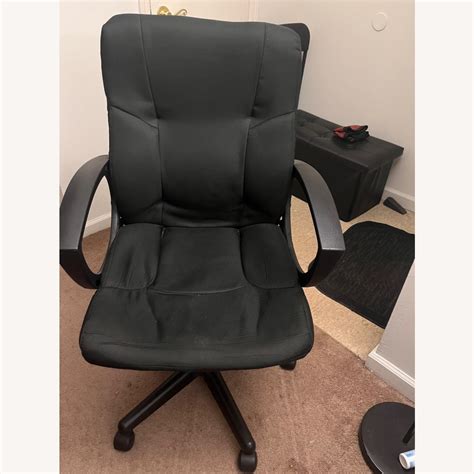 Value City Office Chair - AptDeco