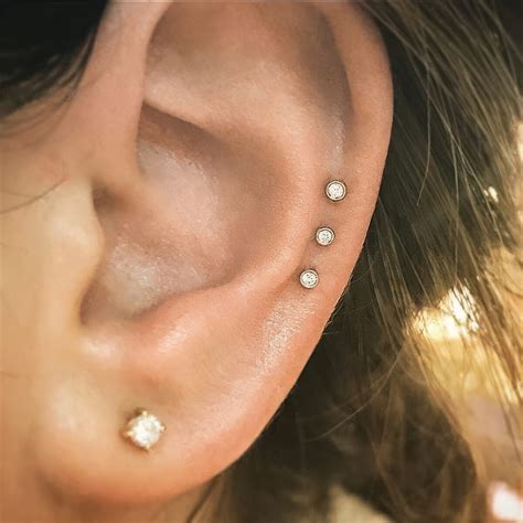 38 Eye-Catchy Mid Helix Piercing Ideas To Try - Styleoholic
