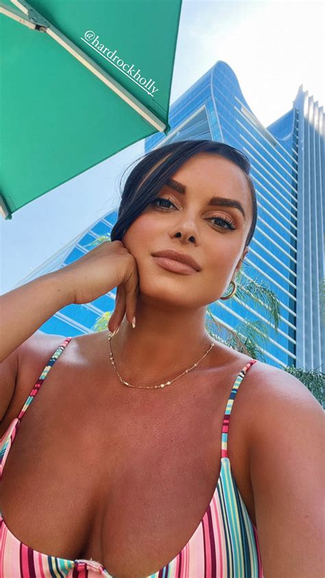 Joy Taylor leaves little to imagination as she poses in eye-popping bikini for close-up selfie ...