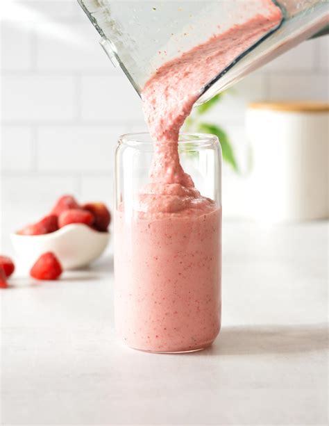 Strawberry Protein Hemp Seed Smoothie - Sip Sip Smoothie