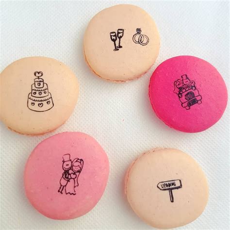 The weeding stamps on my macarons @bitethemacaron | Macarons, Desserts ...