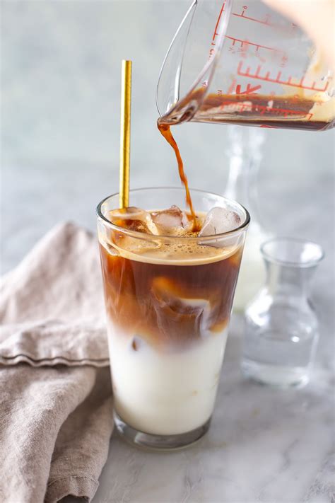 The Correct Way To Make An Iced Latte At Home For A Creamy Texture