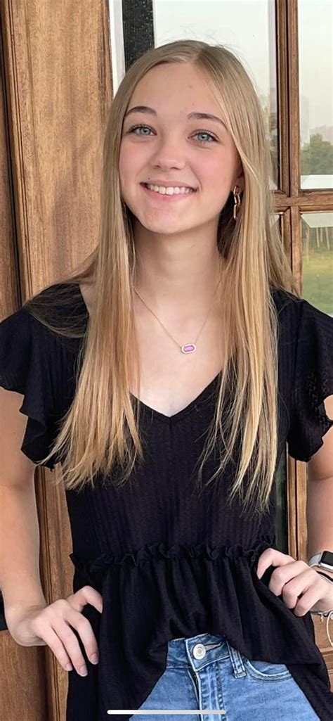 Which sister u giving ur cum to? : r/girls_irl