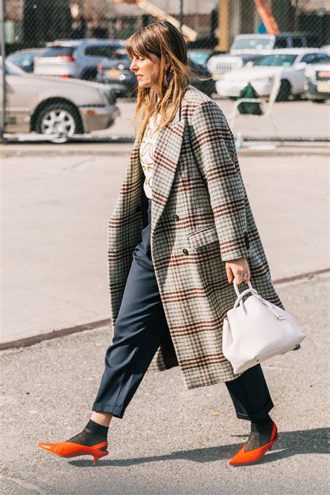 How to Wear Navy Blue Pants: 16 Navy Blue Pants Outfit Ideas | Who What ...