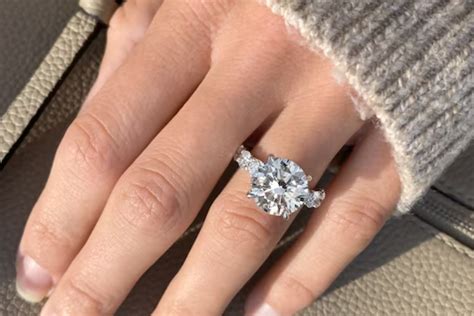 Round Cut Engagement Rings - A Classic And Versatile Choice