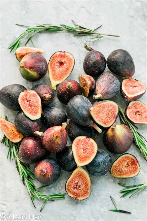 Easy Homemade Fig Preserves Recipe (without Pectin) | A Latin Flair