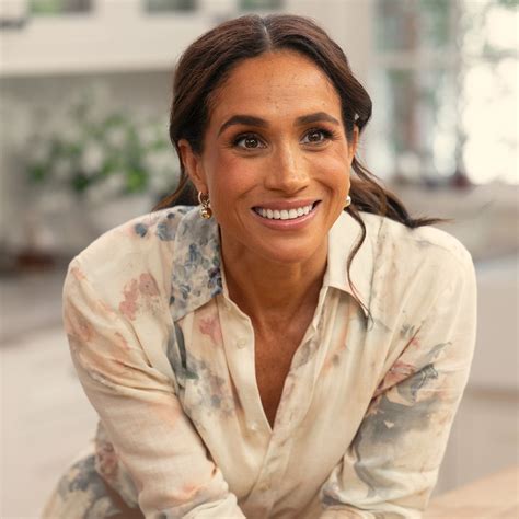 Meghan Markle puts a present from the late Queen to good use on St ...